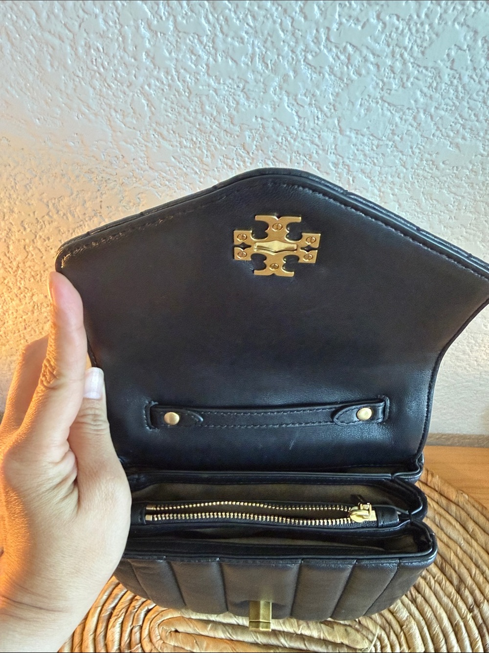 Tory Burch Black Quilted Leather Crossbody with Gold Logo - Picture 6 of 8